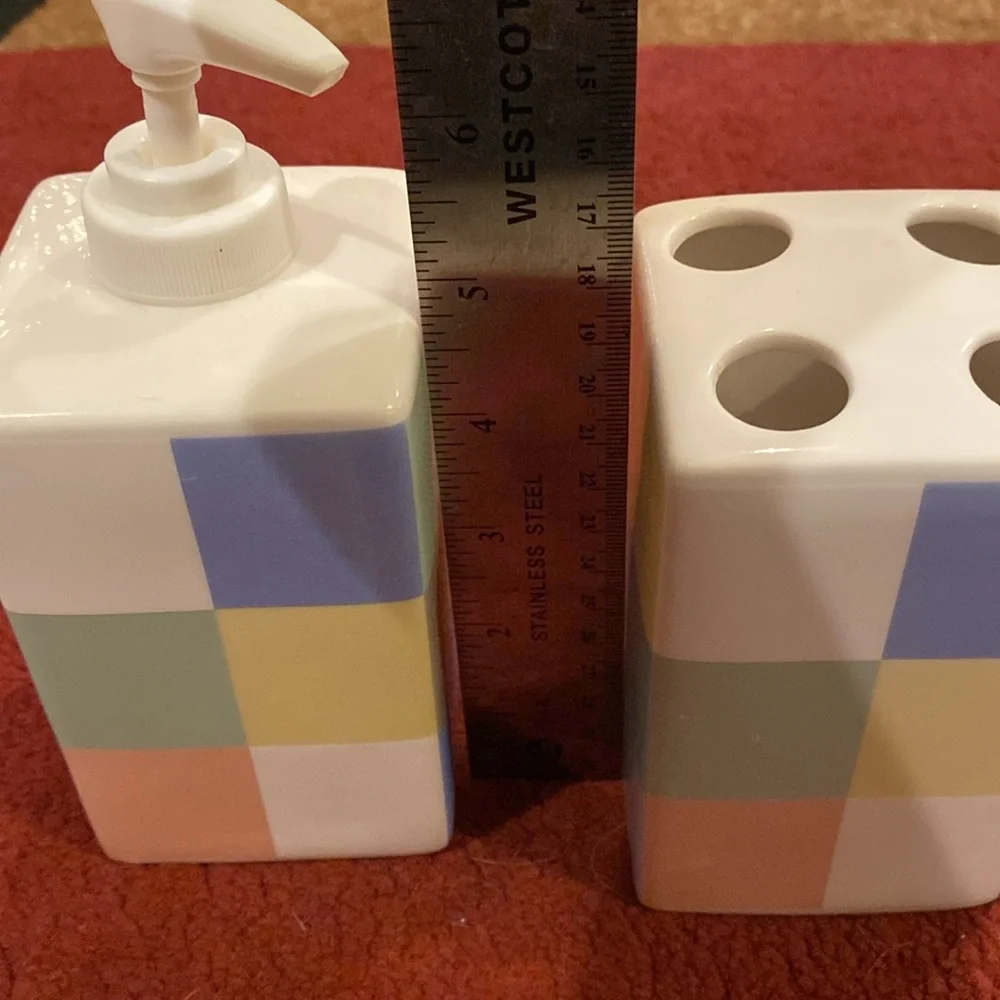 🌟MARTHA STEWART: Soap Dispenser & Tooth Brush Holder Set- Tile Design
